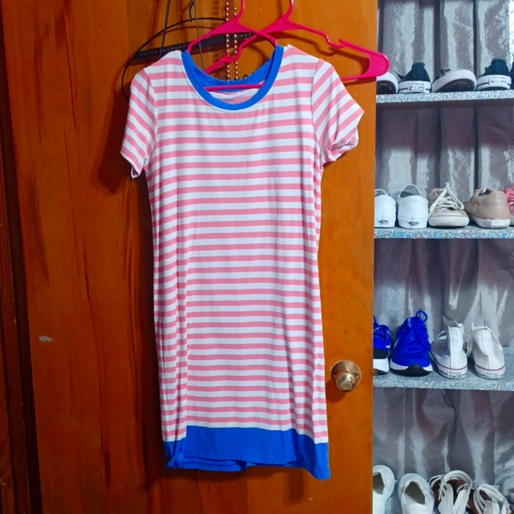 Southern Tide dress size small. Pink and blue